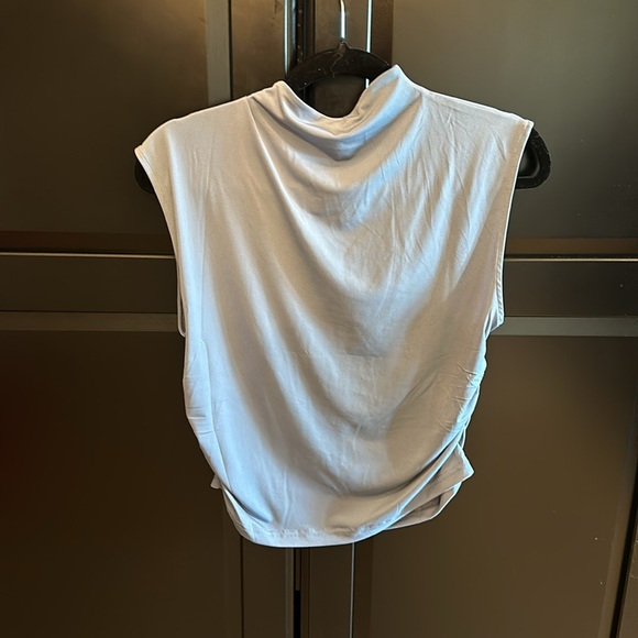 H&M Top - Picture 3 of 4